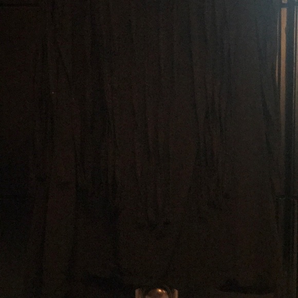 Black flowy tank top - Picture 3 of 3